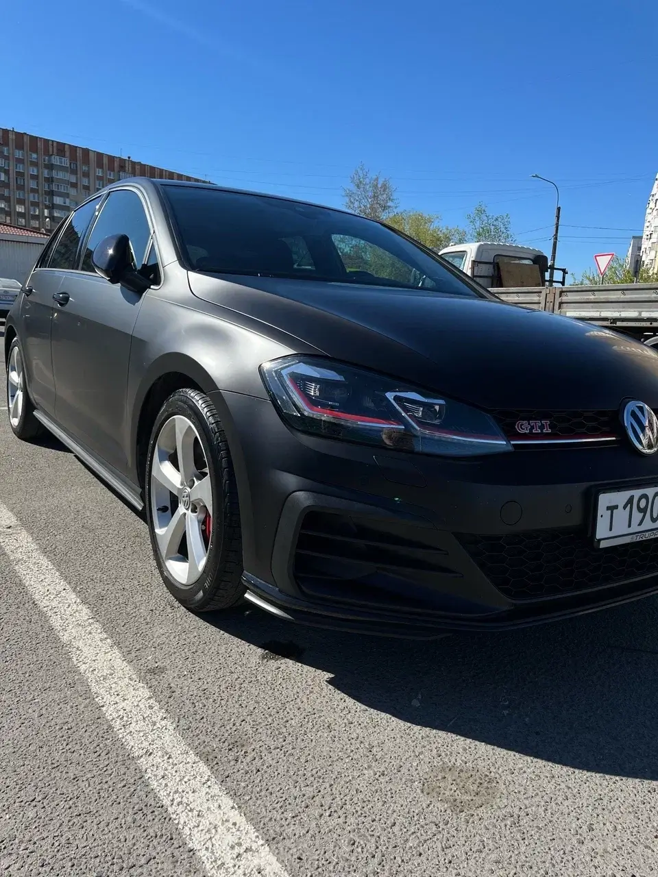 Бронирование авто Volkswagen Golf GTI матовый
