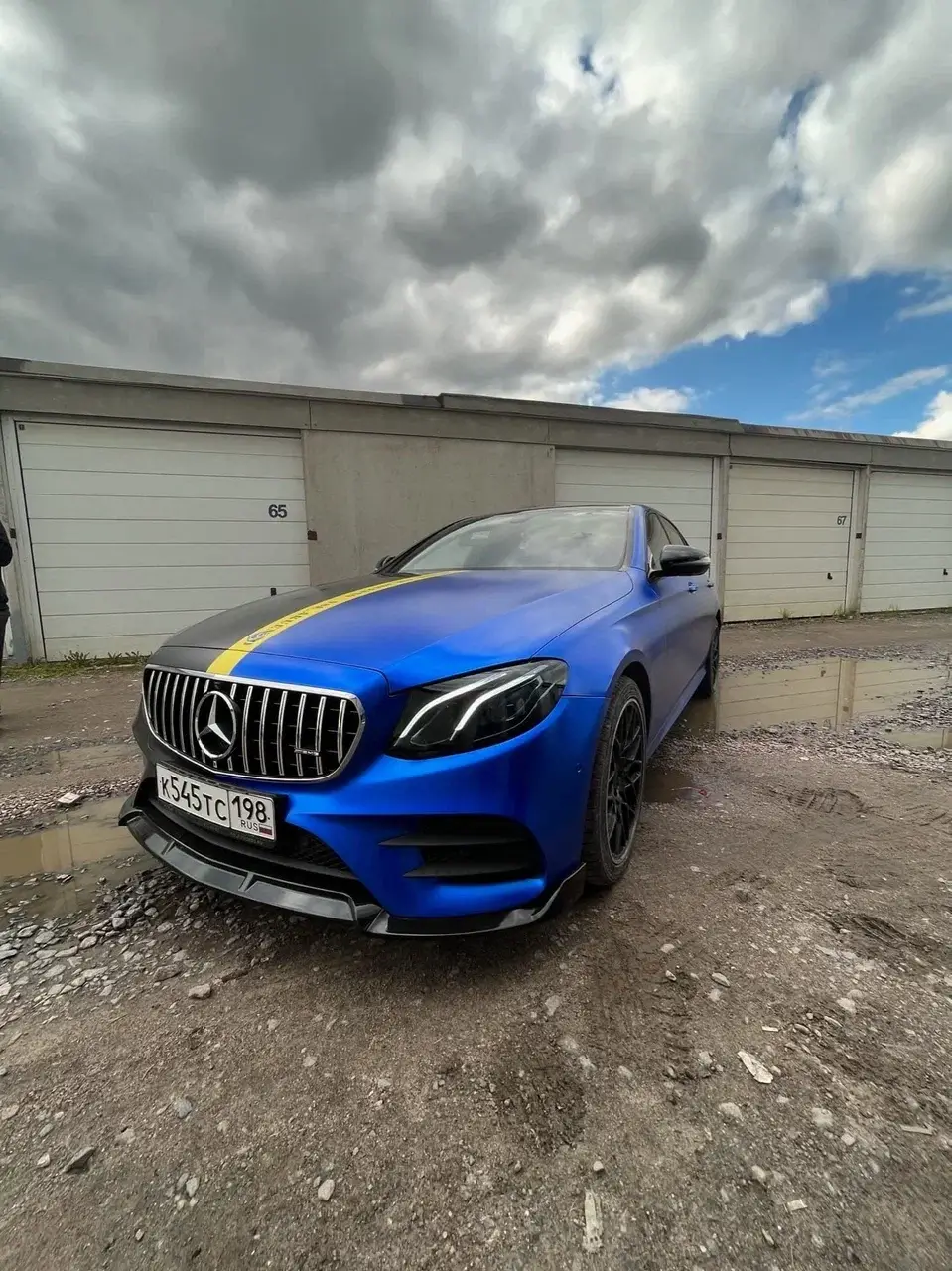 Оклейка Mercedes E-class Two-Face винилом СПб